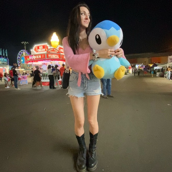 Meet your Posher, Alexis <3 - Picture 5 of 14